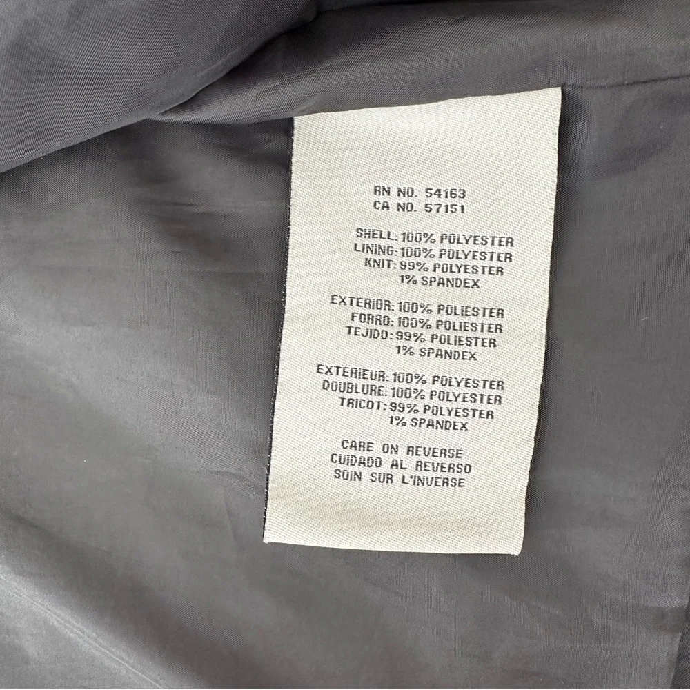 Levi's Lightweight Bomber Jacket in black - Picture 6 of 8